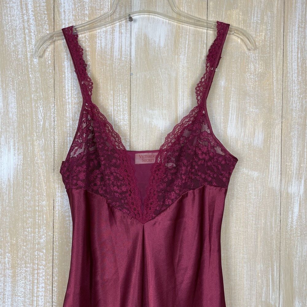 Y2K Victoria’s Secret Gold Label M Long Sexy Nightgown Cranberry Satin Lace Slit - Picture 2 of 11
